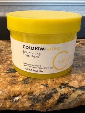 HOLIKA HOLIKA Gold Kiwi Vita C+ Brightening & Smoothing Toner Pads-80 CT. - NEW!